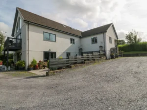 Red Wharf Bay large cottage with hot tub