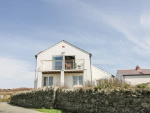 Trearddur Bay 4 bed self catering sleeps 8