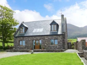 Castlegregory large pet friendly cottage