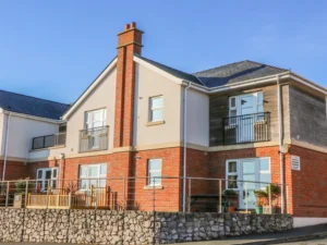 Benllech budget pet friendly holiday apartment