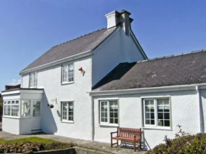 Cemaes Bay pet friendly coastal cottage