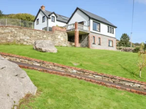 County Cork large pet friendly cottage