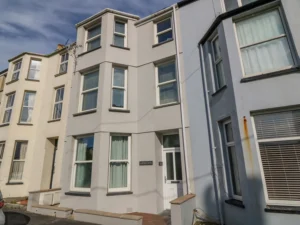 Criccieth budget family friendly apartment