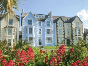 Llanfairfechan budget family friendly apartment