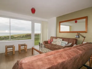 Porth two bed pet friendly holiday apartment