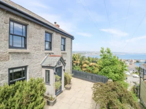 Newlyn dog friendly coastal cottage