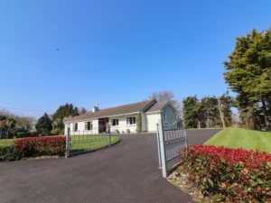 Killorglin large group holiday cottage