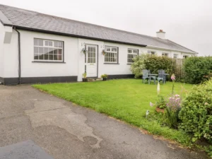 Roundstone family friendly cottage