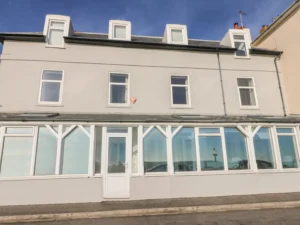 Sandgate seafront holiday apartment