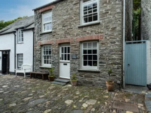 Boscastle child friendly coastal cottage