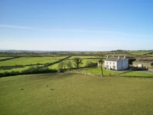 Anglesey luxury group cottage with hot tub