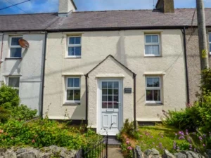 Anglesey holiday cottage with hot tub