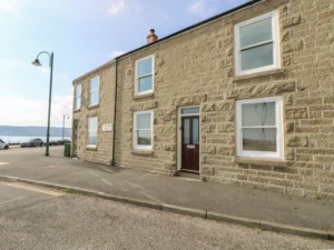 Penzance budget self-catering sleeps 4