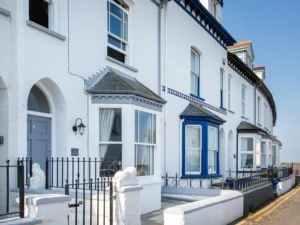 Appledore seafront pet friendly coastal cottage