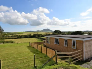 North wales pet friendly hot tub lodge