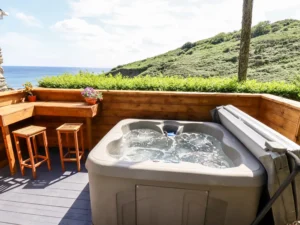 Gorran Haven pet friendly hot tub cottage