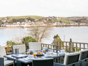 Appledore seafront cottage sleeps 5