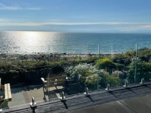 Harlech beachfront cottage sleeps 8