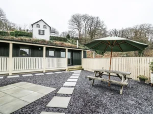 Borth holiday lodge with hot tub sleeps 4