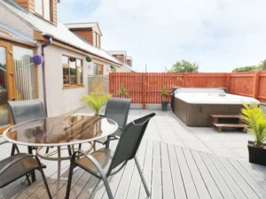 Cemaes Bay dog friendly hot tub cottage