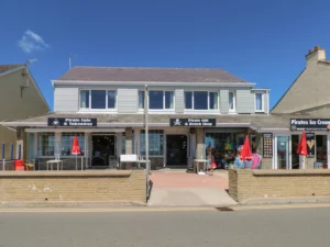 Amroth beachfront apartment sleeps 8