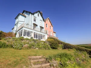 Salcombe apartment with estuary views