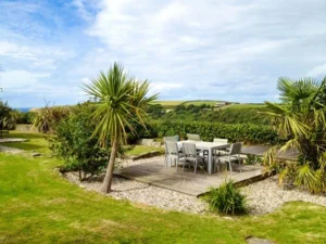 Crackington Haven bungalow with hot tub