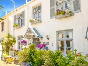 Torquay pet friendly cottage sleeps 3