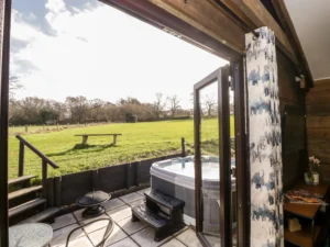 Dorset luxury barn with hot tub for couples