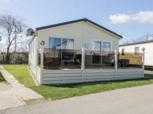 Cayton Bay pet friendly beach chalet