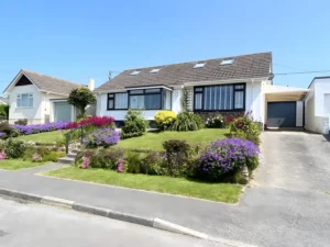 Porth bungalow with sea views sleeps 6