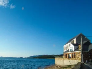 Buncrana beachfront holiday apartment