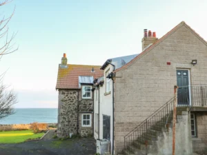 Dog friendly coastal apartment sleeps 4