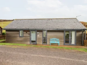 Dorset beachside chalet sleeps 4