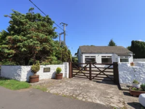 Two bed dog friendly beach cottage