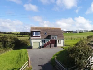 Four bed coastal cottage with sea views