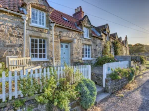 Sandsend pet friendly cottage sleeps 6