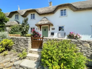 West Lulworth pet friendly thatched cottage