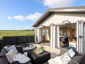 Abersoch luxury hot tub lodge sleeps 6