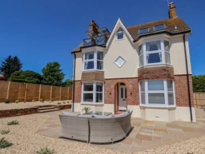 Sidmouth large pet friendly sleeps 8