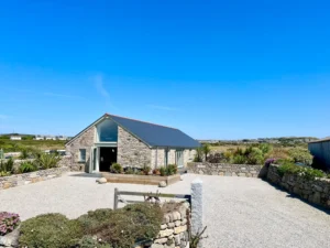 Impressive coastal barn conversion sleeps 8