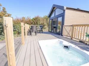 Cemaes Bay one bed hot tub lodge