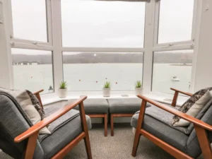 Barmouth seafront apartment sleeps 4