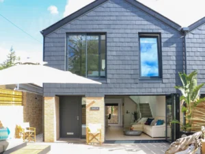 Dawlish cottage by secluded beach