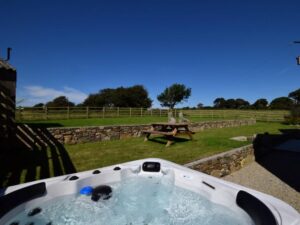 Carbis Bay hot tub cottage with pets welcome