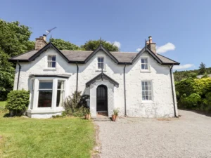 Cottage with direct beach access