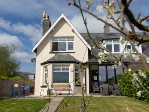 Dog friendly four bed coastal cottage