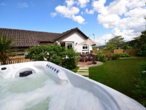 Westward Ho hot tub dog friendly sleeps 8