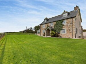 Bude five bed hot tub cottage sleeps 10