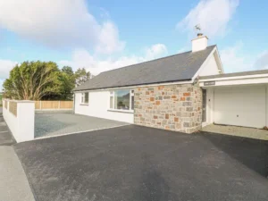 Stylish two bedroom coastal cottage